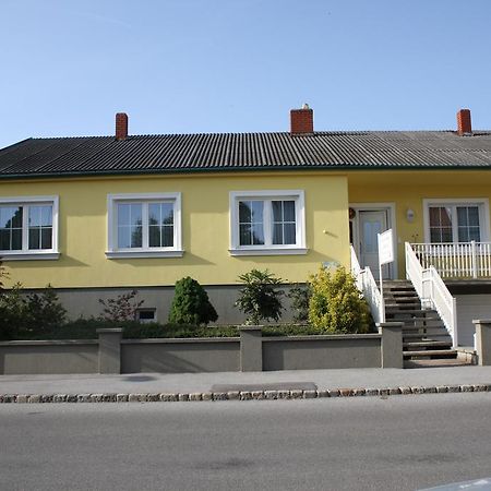Gästehaus zum See Illmitz Exterior foto